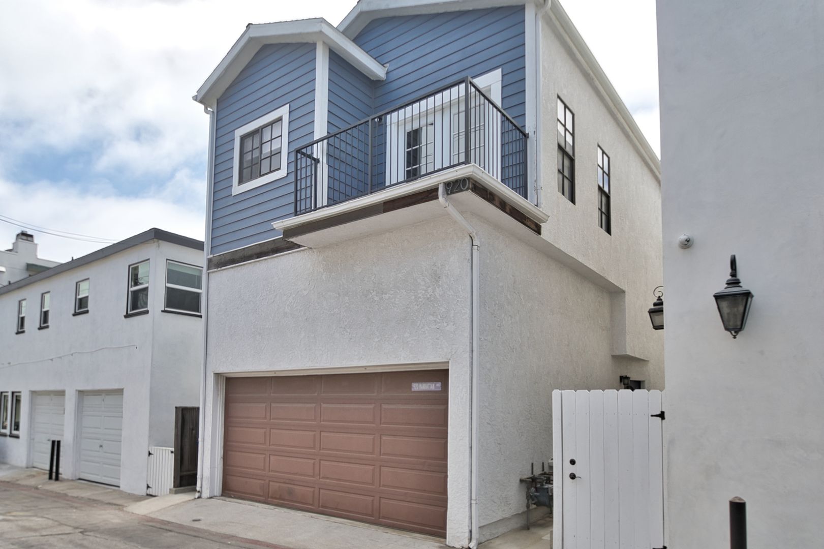 Hermosa Beach Apartment: 918 Manhattan Ave