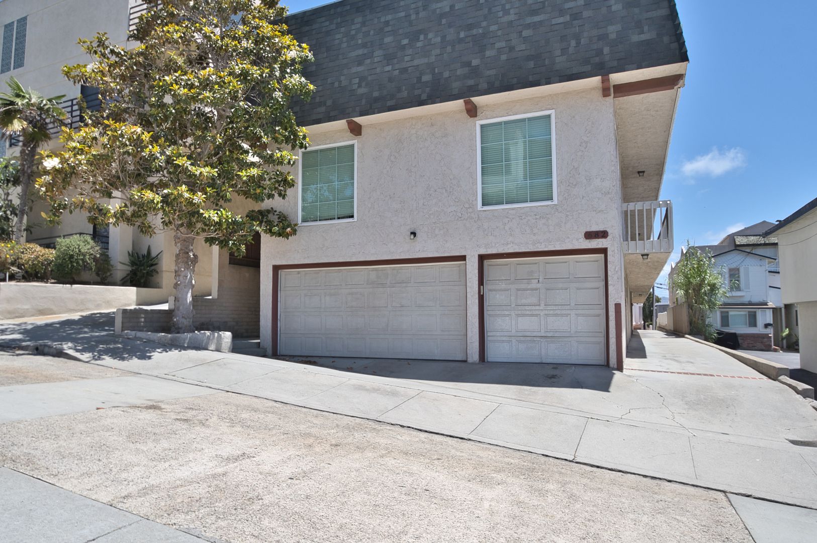 Hermosa Beach Apartment: 682 4th Street