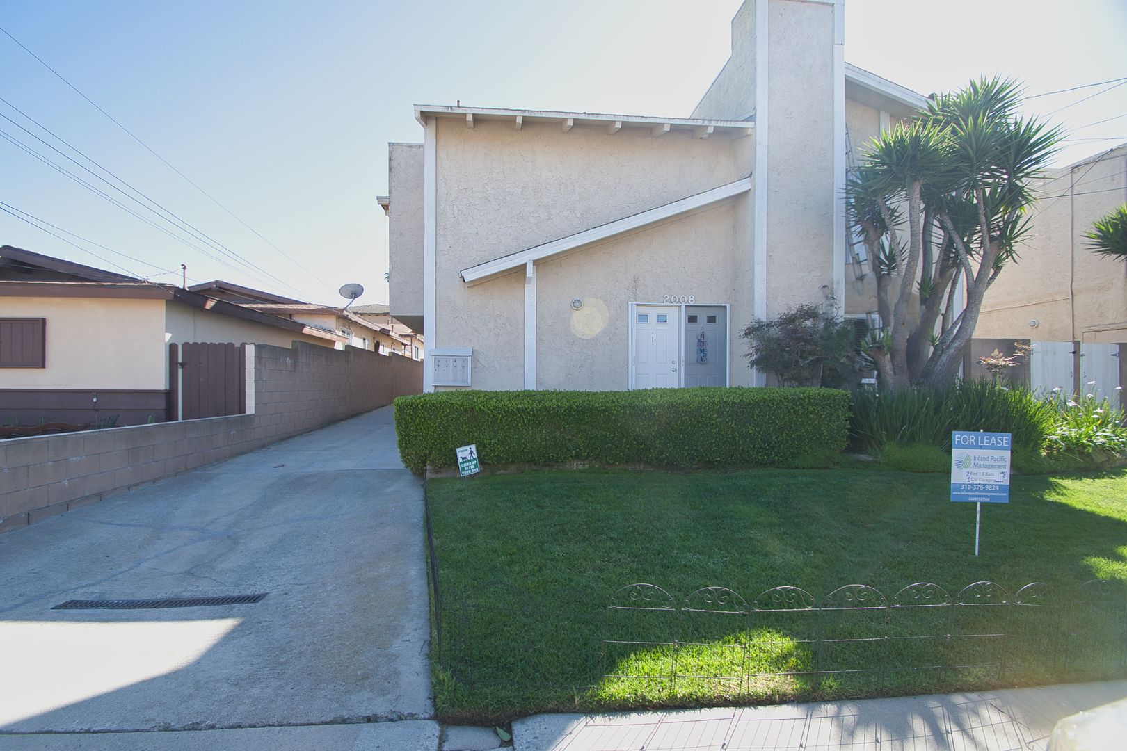 Redondo Beach Apartment: 2008 Pullman Lane