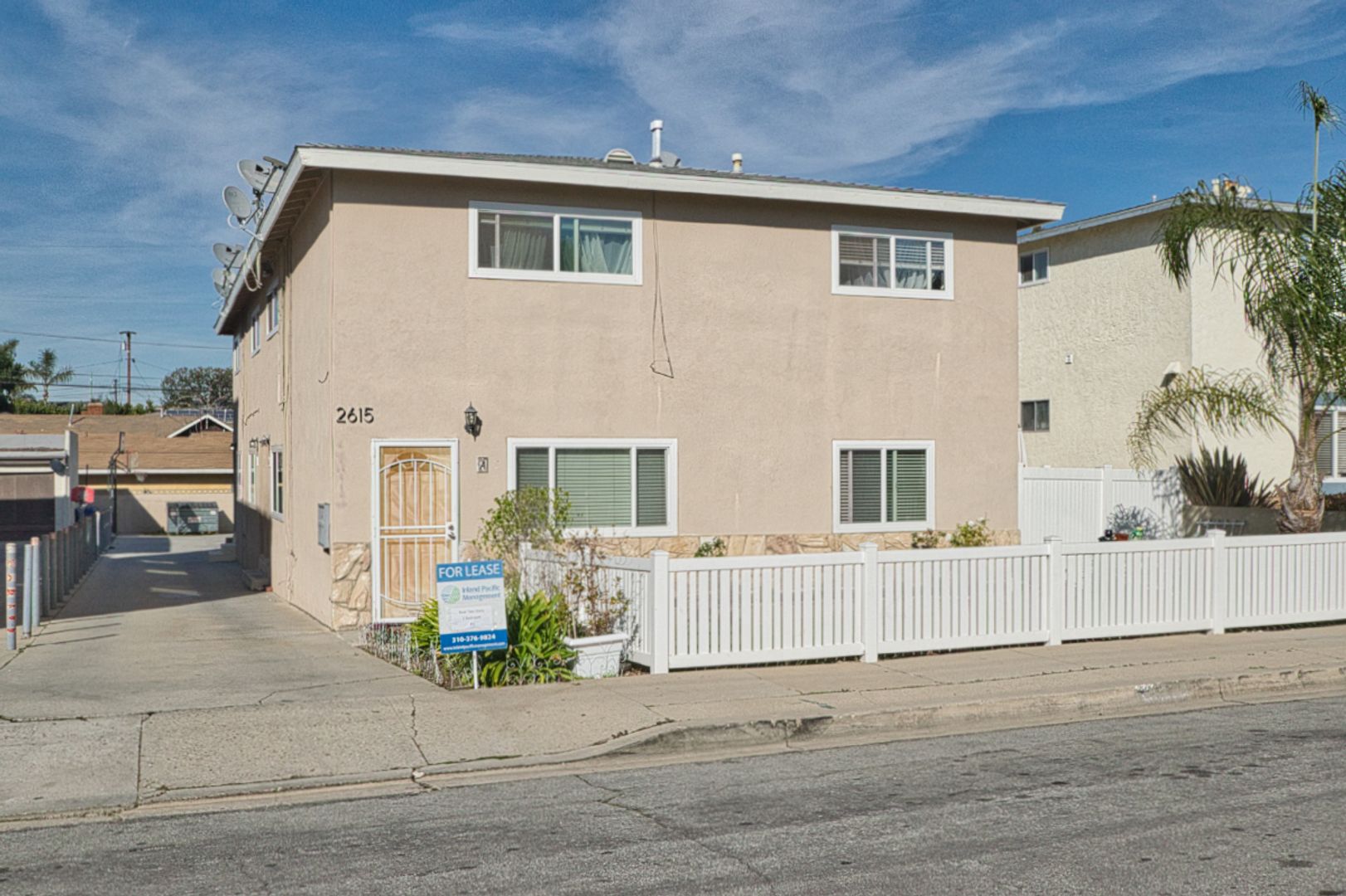Redondo Beach Apartment: 2615 Gates Ave.