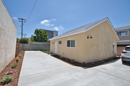 Brand-New 2BD/1BA ADU | Solar + AC | In-Unit Laundry & Private Yard | Off-Street Parking – photo 1