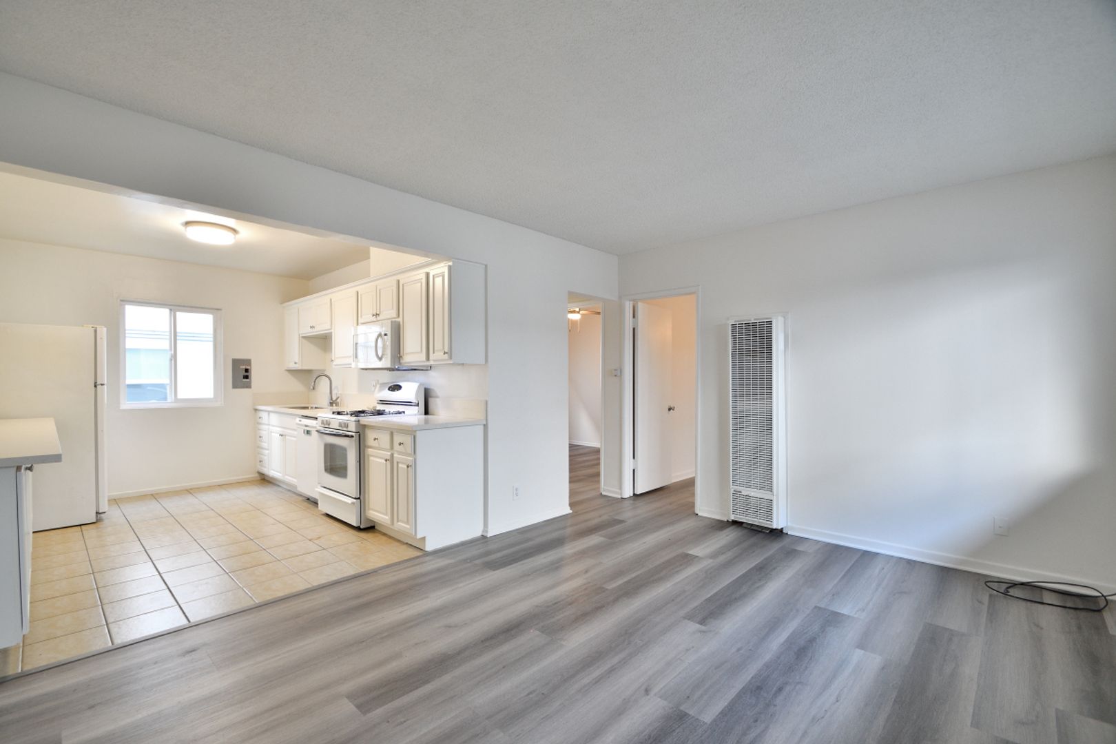 Manhattan Beach Apartment: 1818 - 1820 12th Street