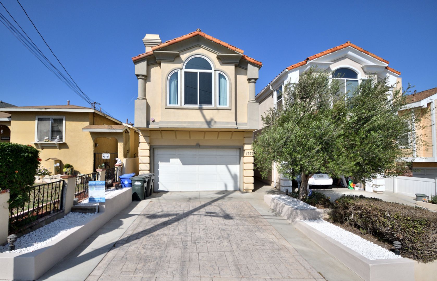 3 Bedroom Home in Coveted "Golden Hills" 