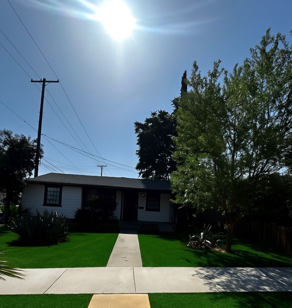 Corona House: 1115 S Washburn Ave