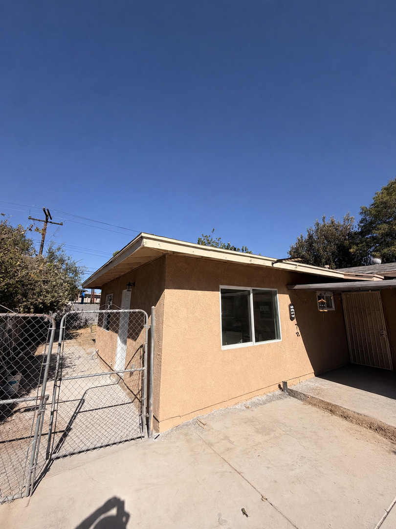Riverside House: 4137 Bel Air St