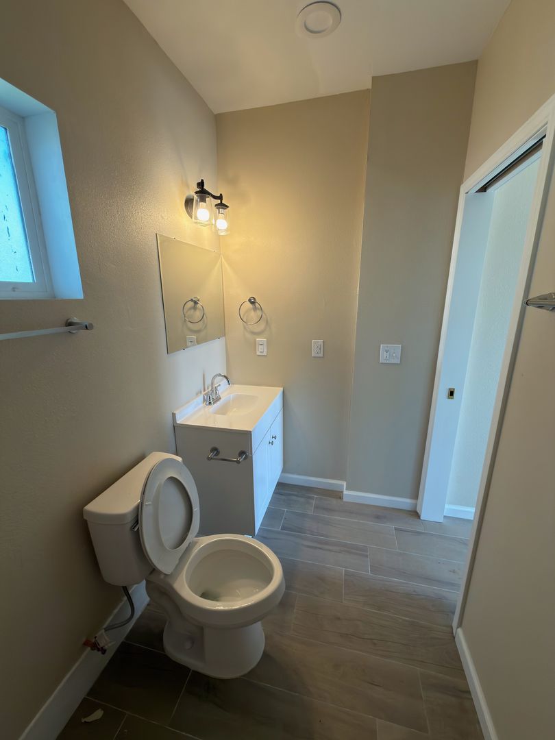 Riverside Apartment: 6028 Stearns St