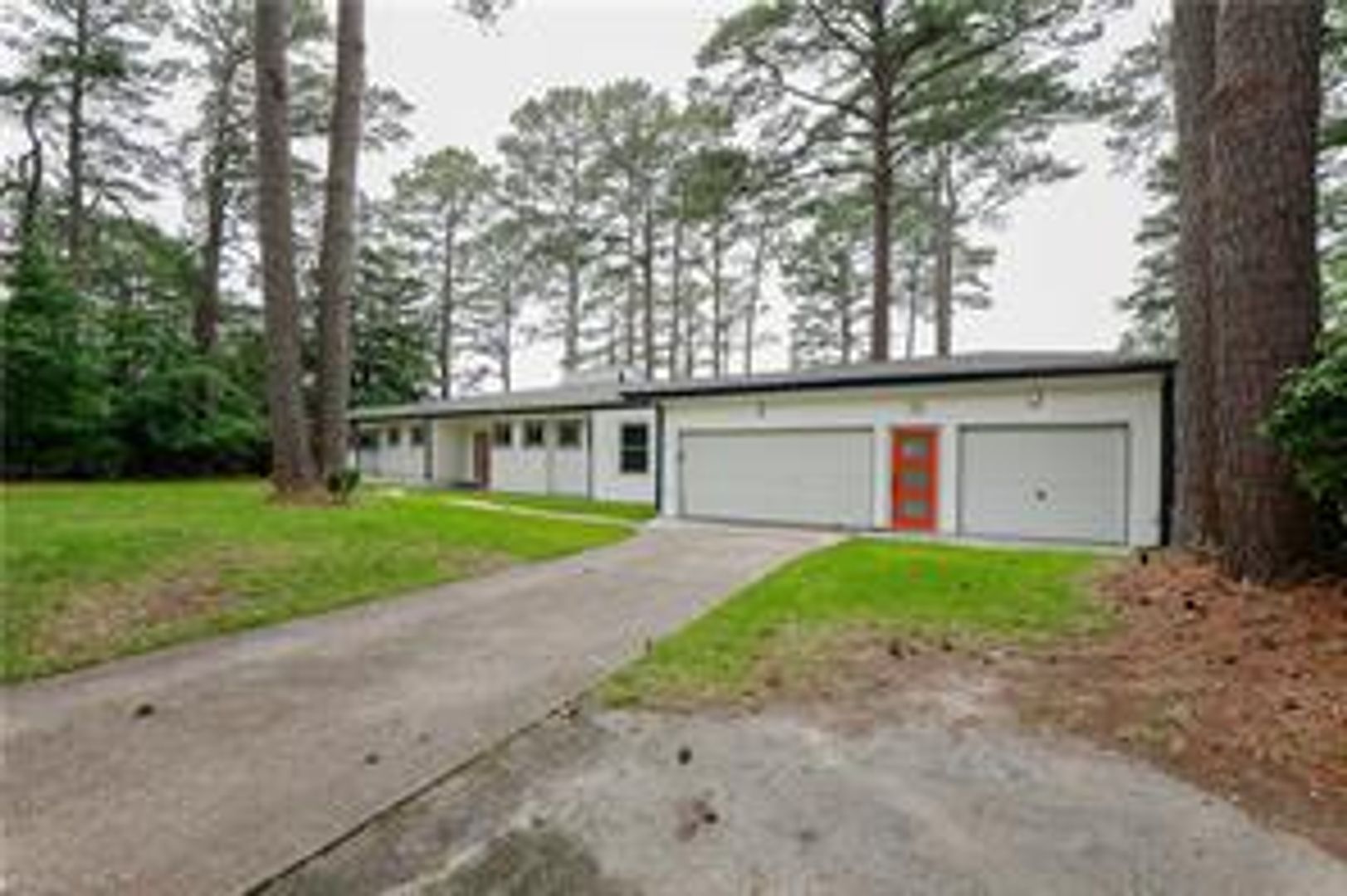 Portsmouth House: 2320 Sterling Point Drive