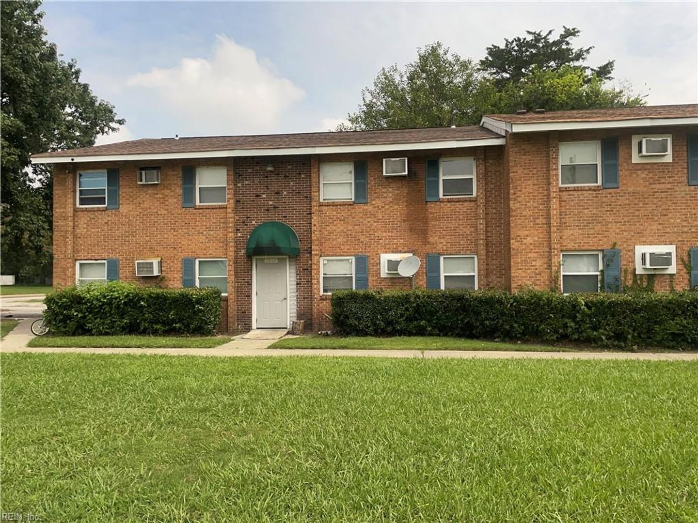 Norfolk Apartment: 2500 Leo Street