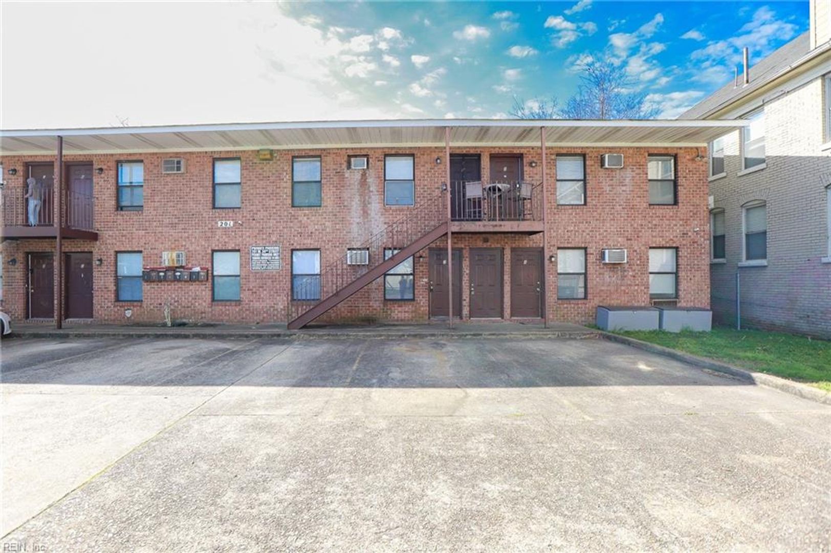 Norfolk Apartment: 201 W 34th Street