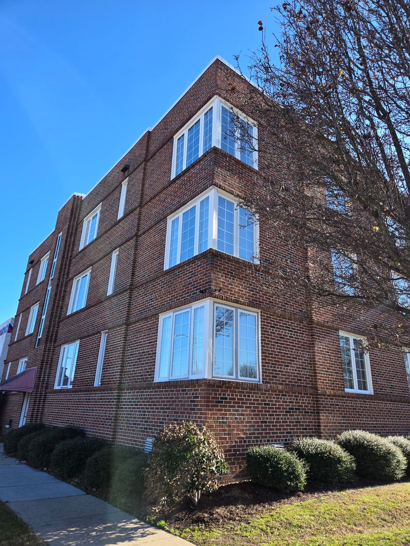 Portsmouth Apartment: 40 Afton Parkway