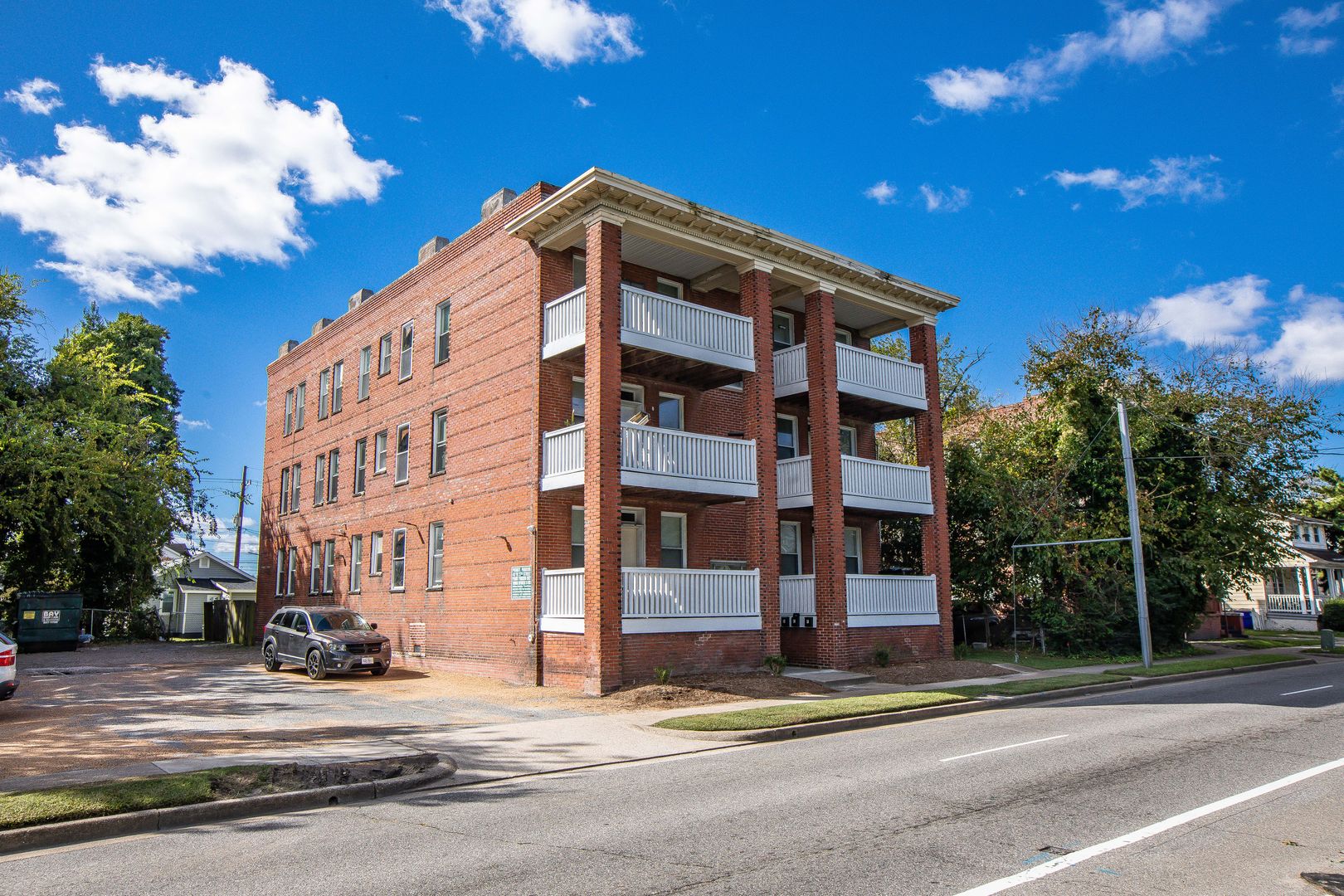 Norfolk Apartment: 417 W 27th Street
