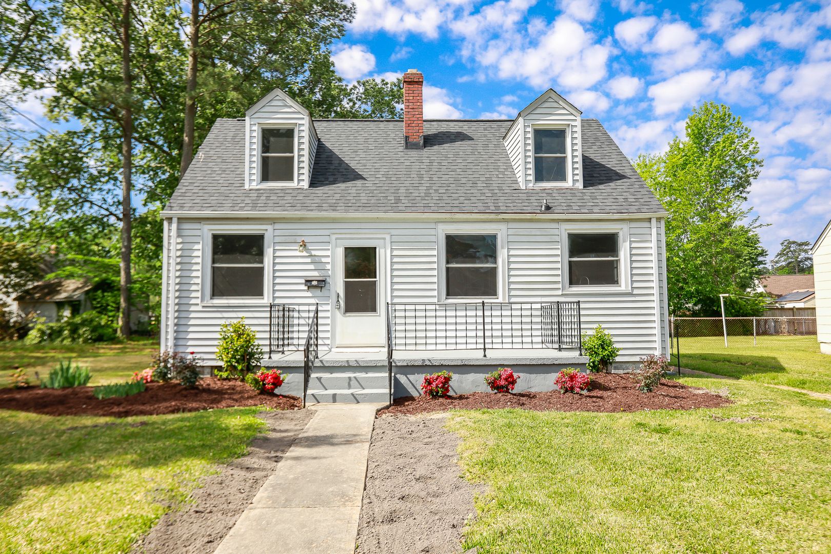Portsmouth House: 209 Pennington Blvd