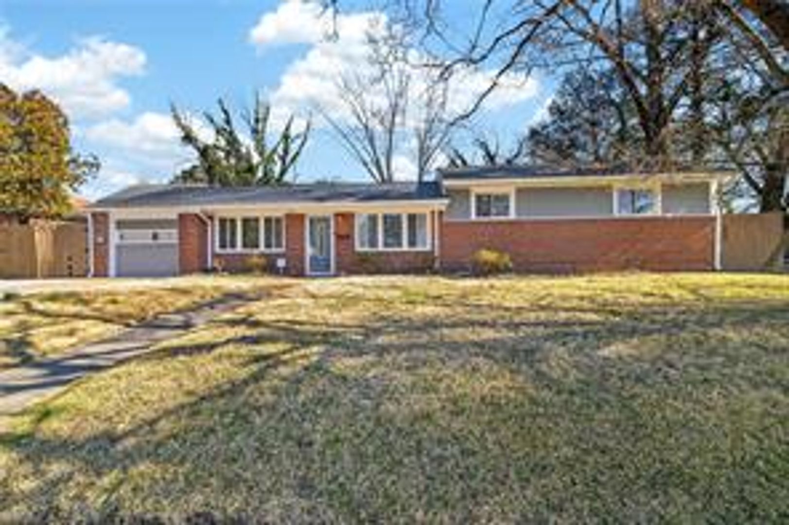 Norfolk House: 803 Townsend Court