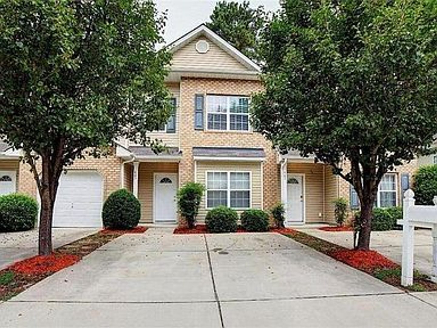 Newport News Townhome: 461 Revolution Lane