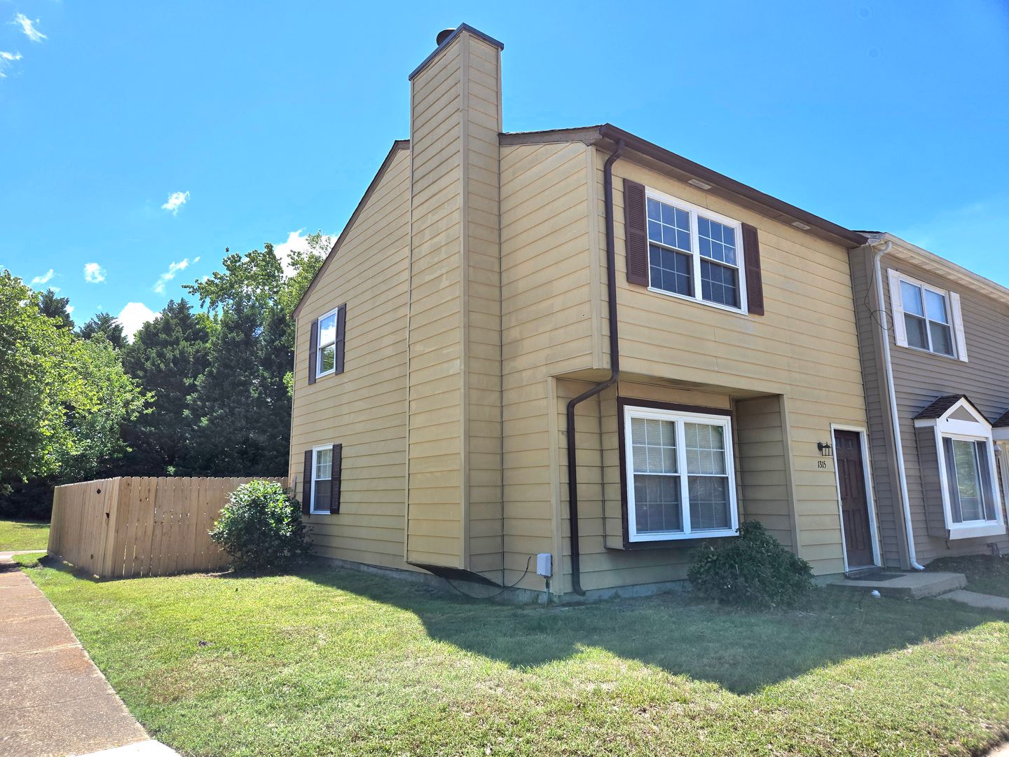 Chesapeake House: 1315 River Birch Run S