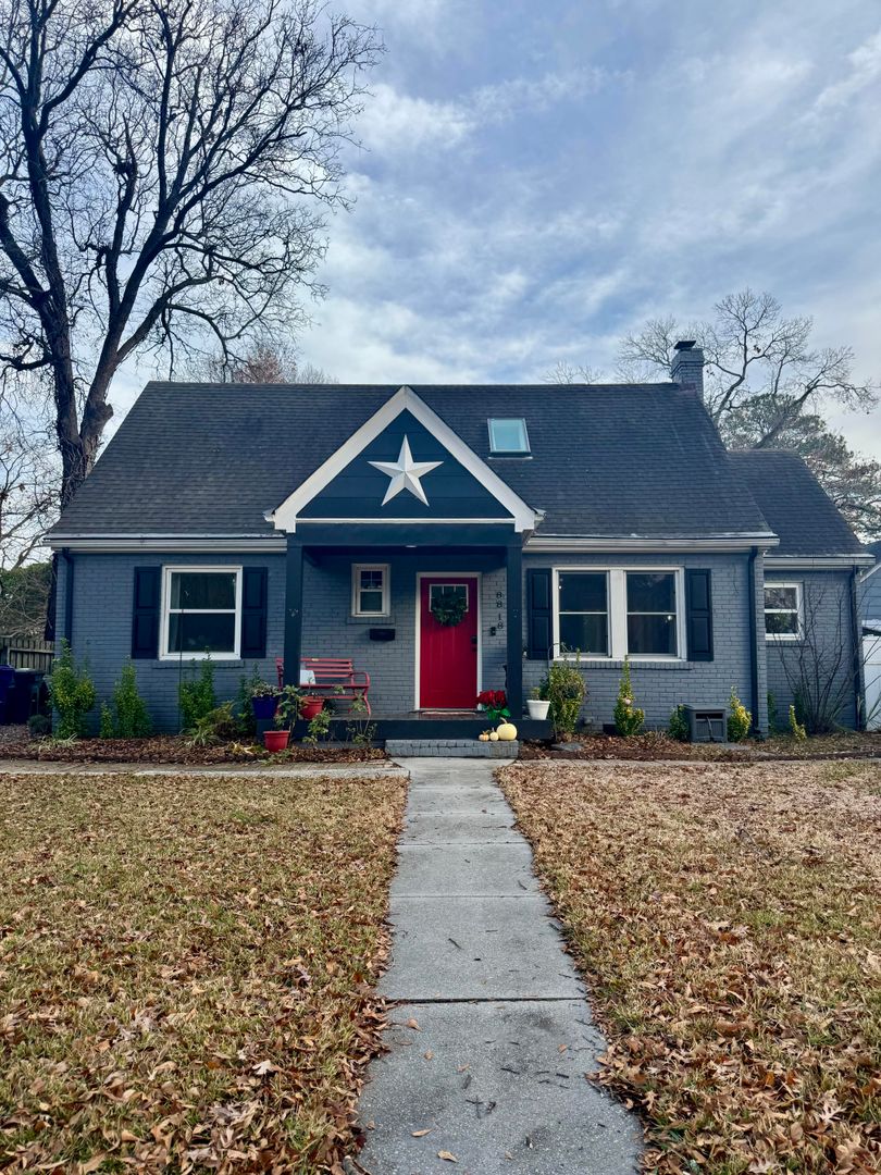 Norfolk House: 8818 Semmes Avenue