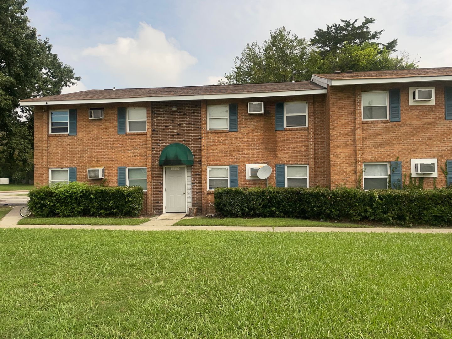 Norfolk Apartment: 2500 Leo Street