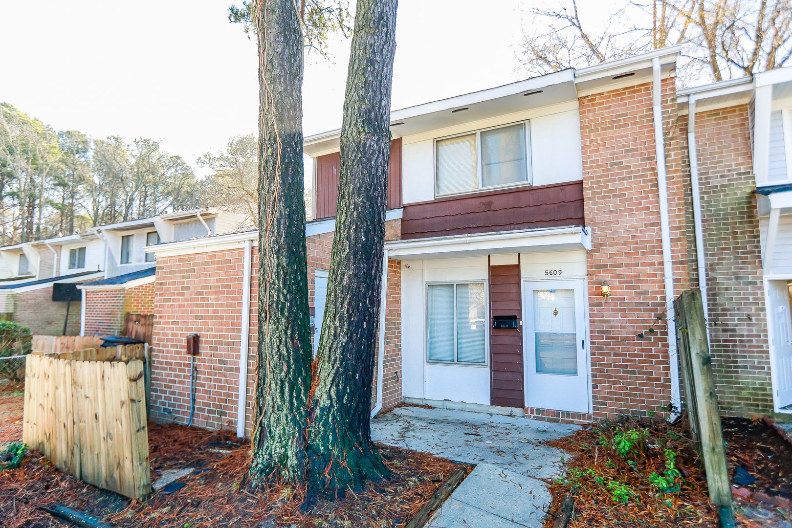 Portsmouth House: 5609 Darby Close
