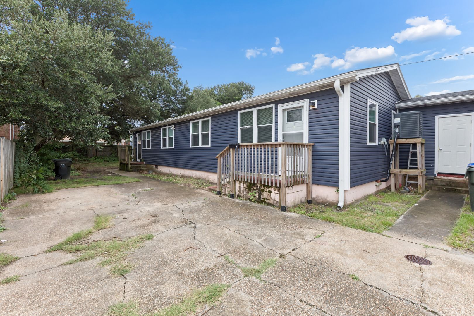 Norfolk Apartment: 9614 17th Bay Street