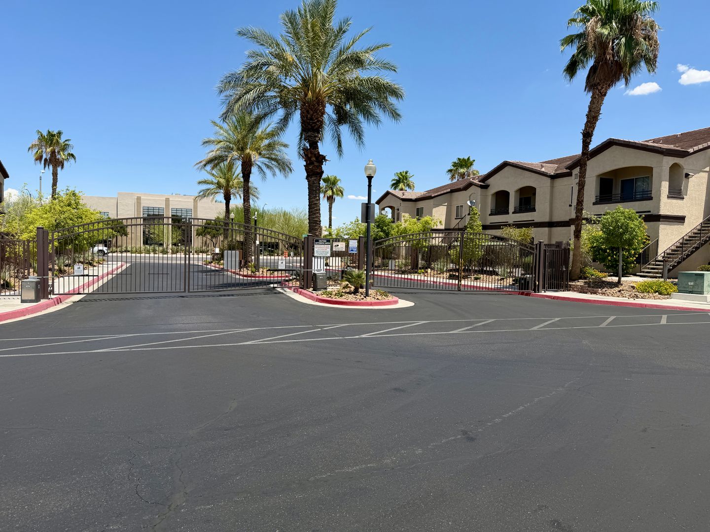 Henderson House: 2291 W Horizon Ridge Parkway #6231