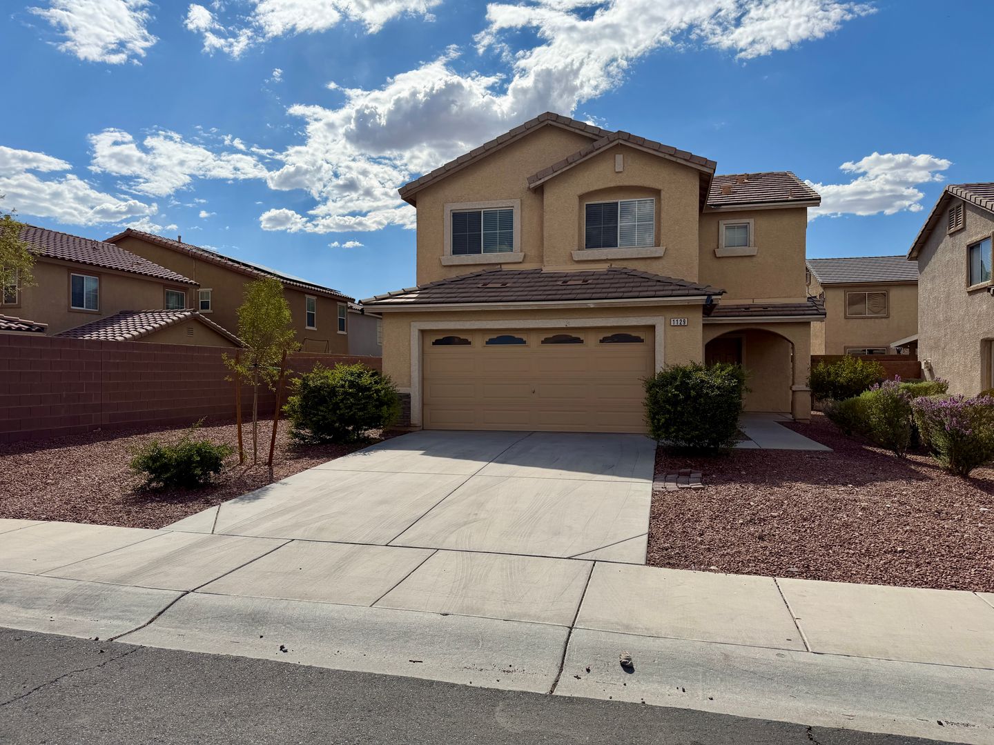Henderson House: 1129 Autumn Grass Street