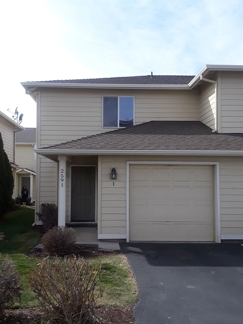 Redmond Apartment: 2591 NW Cedar Ave