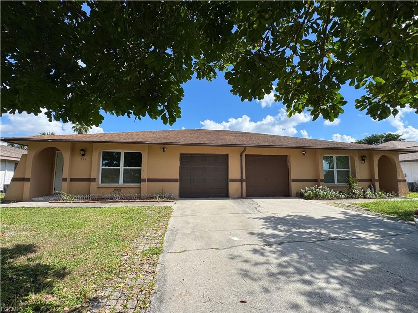 Cape Coral House: 515 SE 23RD PL- Duplex