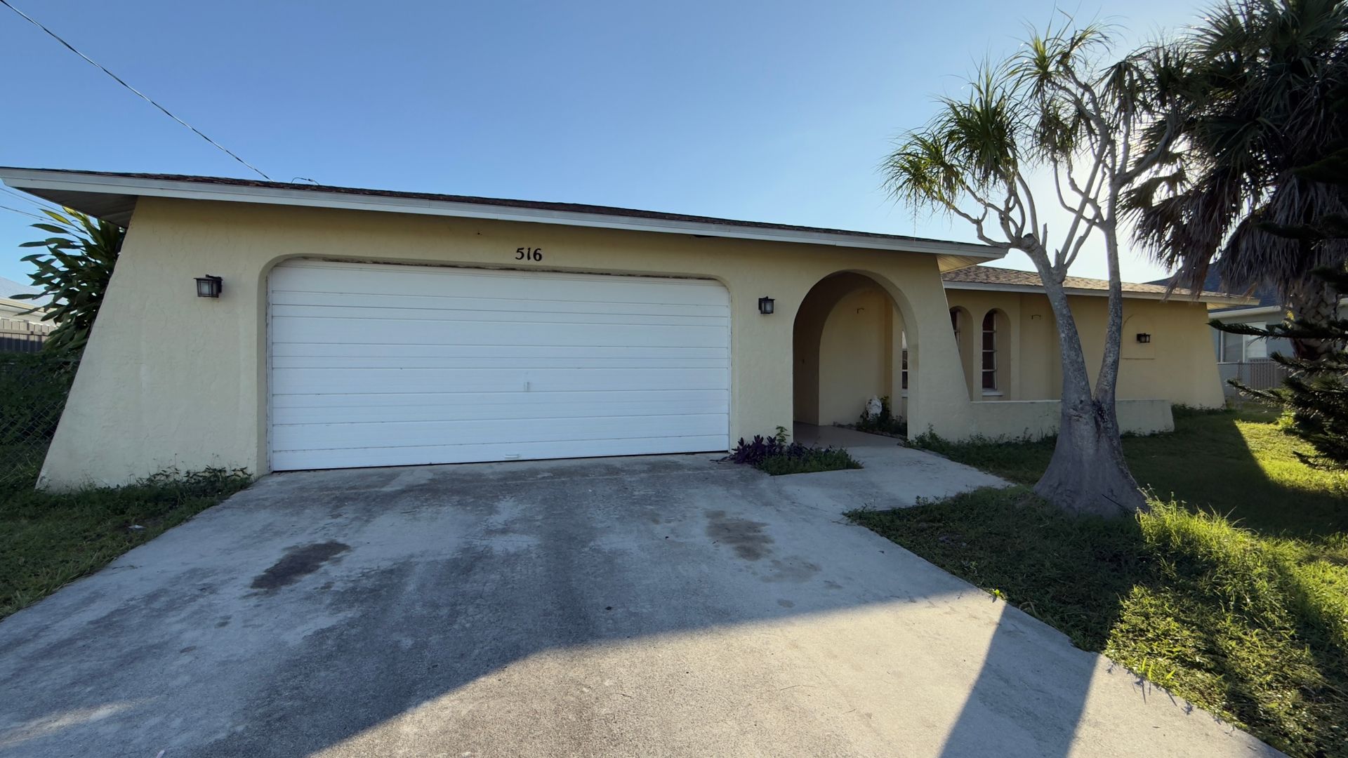 Cape Coral House: 516 Archer Pkwy W