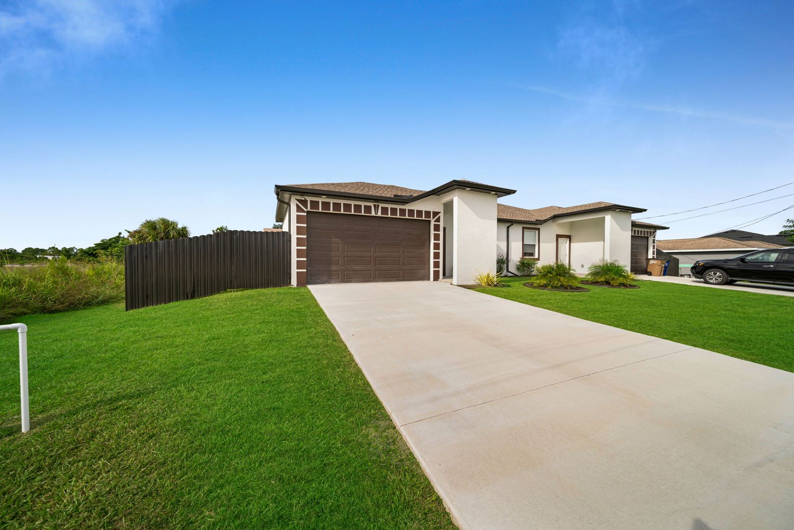 Lehigh Acres Apartment: 125 Pennfield St