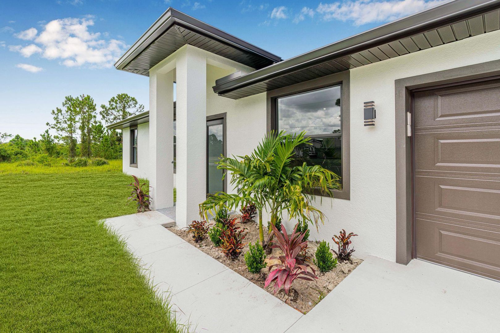 Lehigh Acres House: 633 Windermere Dr