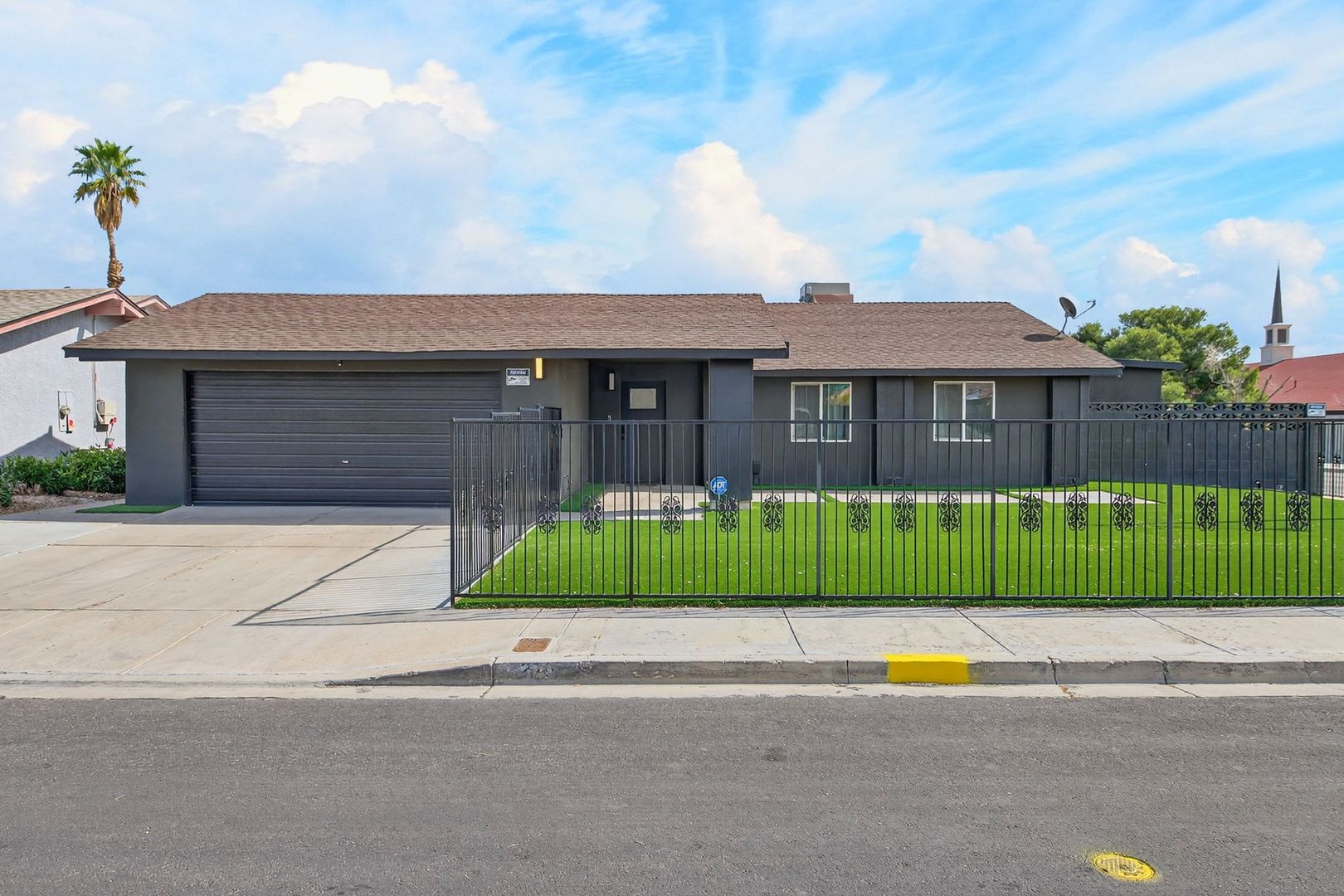 Las Vegas House: 5270 Sepulveda Blvd