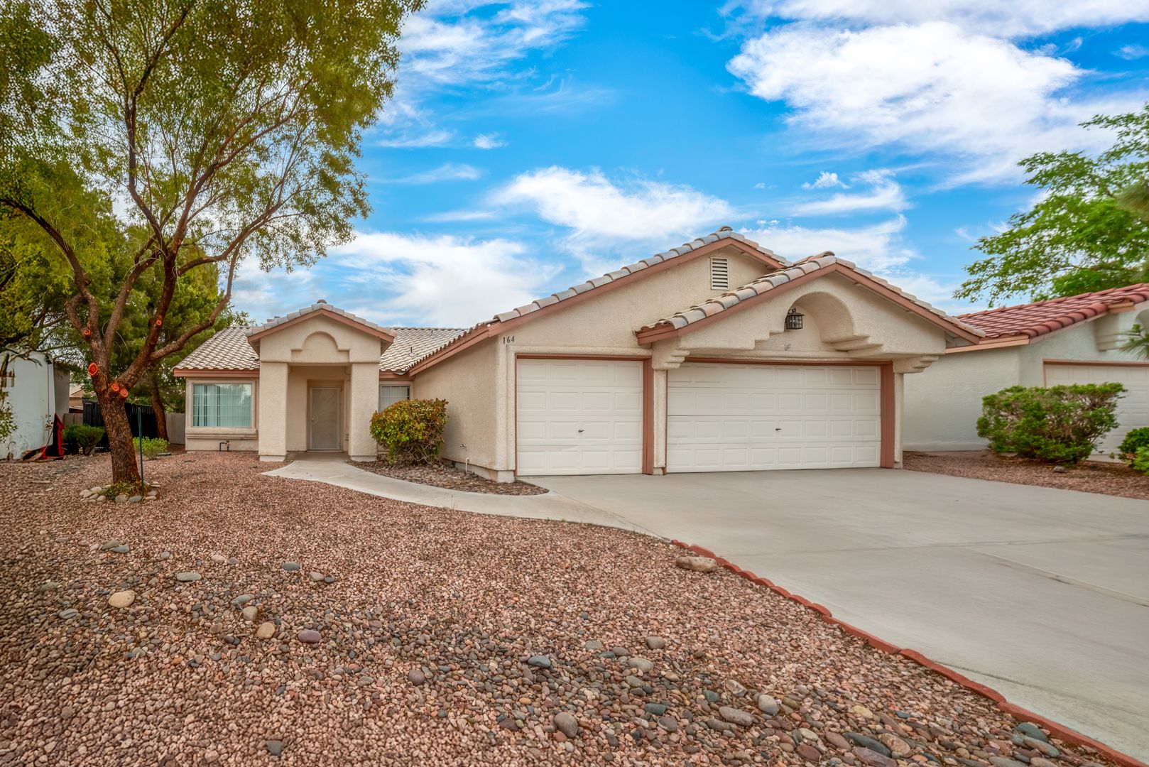 Henderson House: 164 Cloudcrest Dr