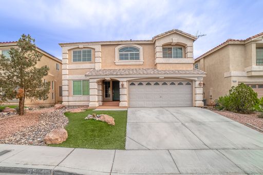 MOVE-IN READY GORGEOUS 4-BEDROOM HOME WITH POOL! – photo 1