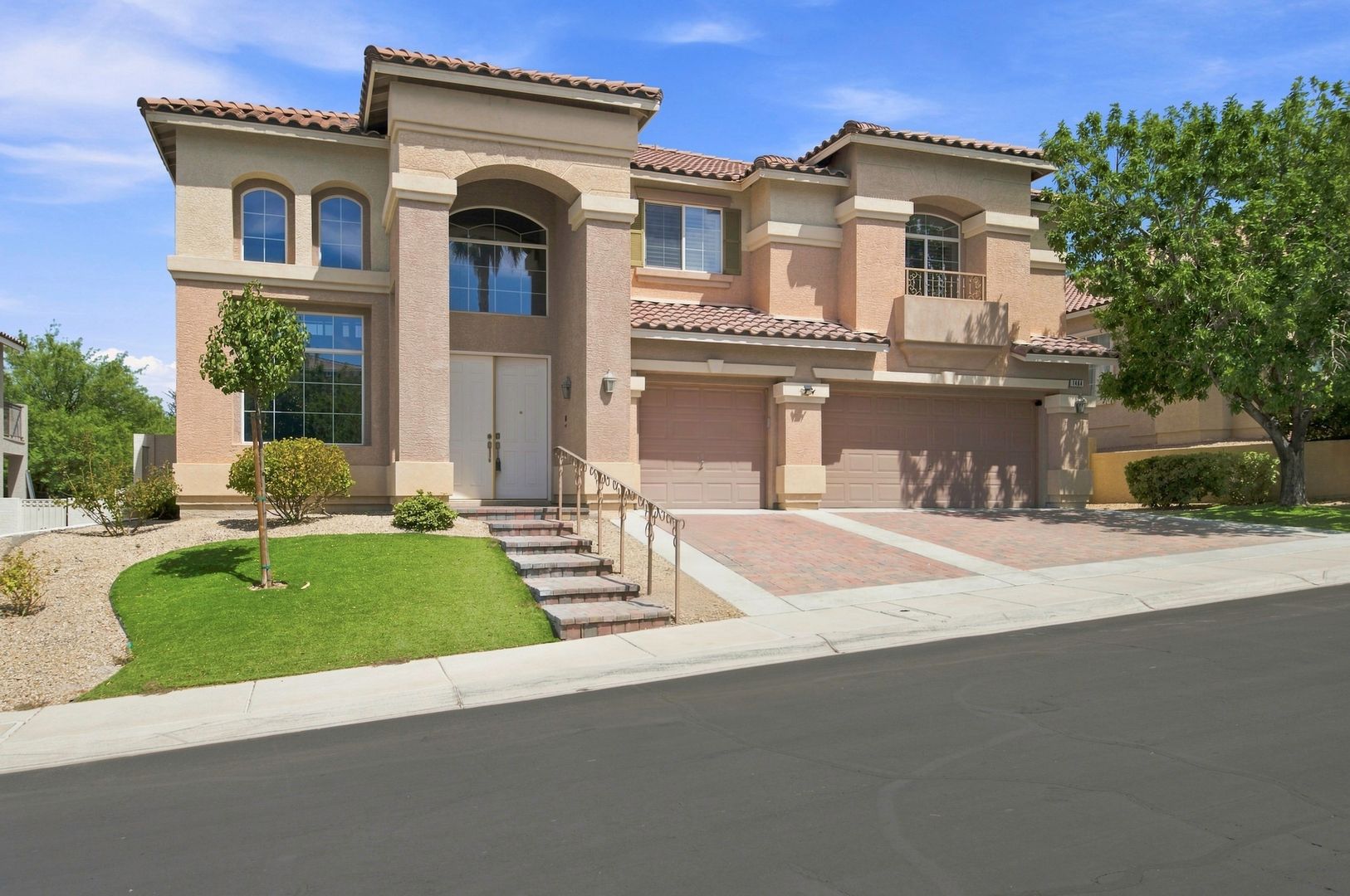 Henderson House: 1464 European Dr