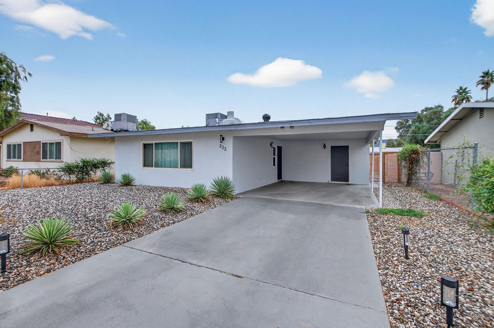 Las Vegas House: 333 S Tonopah Dr