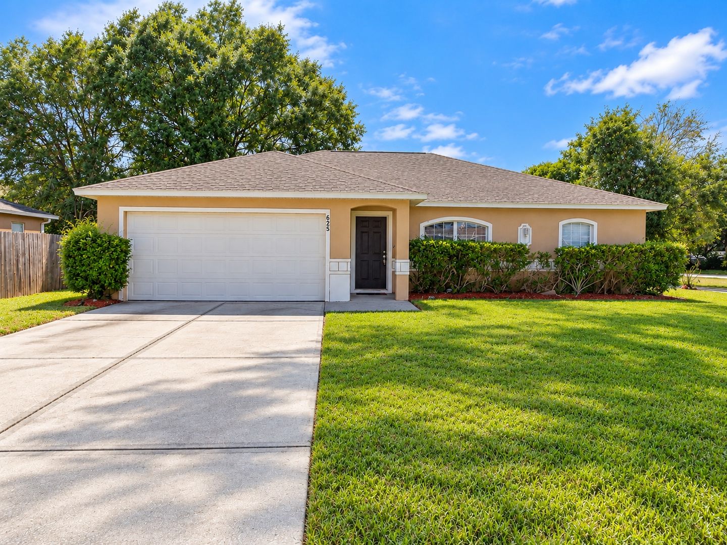 Kissimmee House: 625 Llama Drive