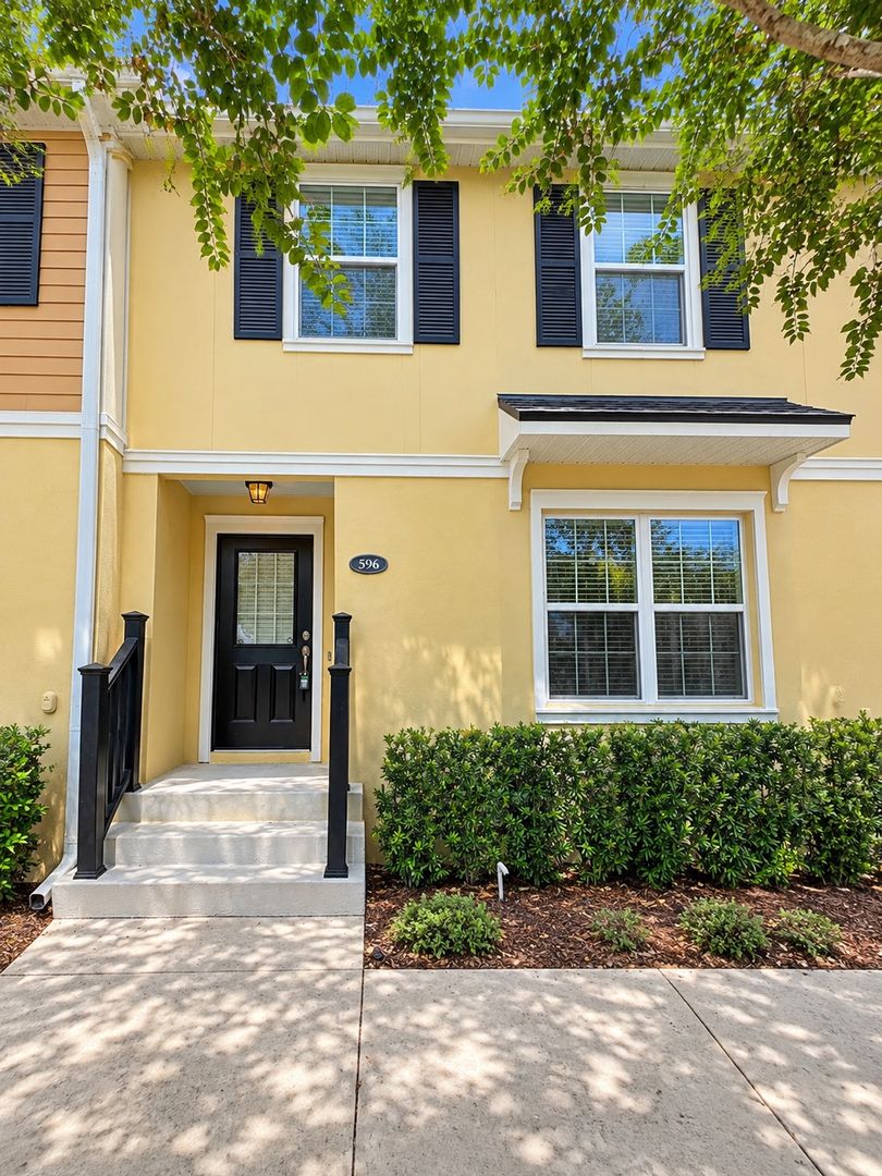 Winter Springs House: 596 Jesup Springs Lane
