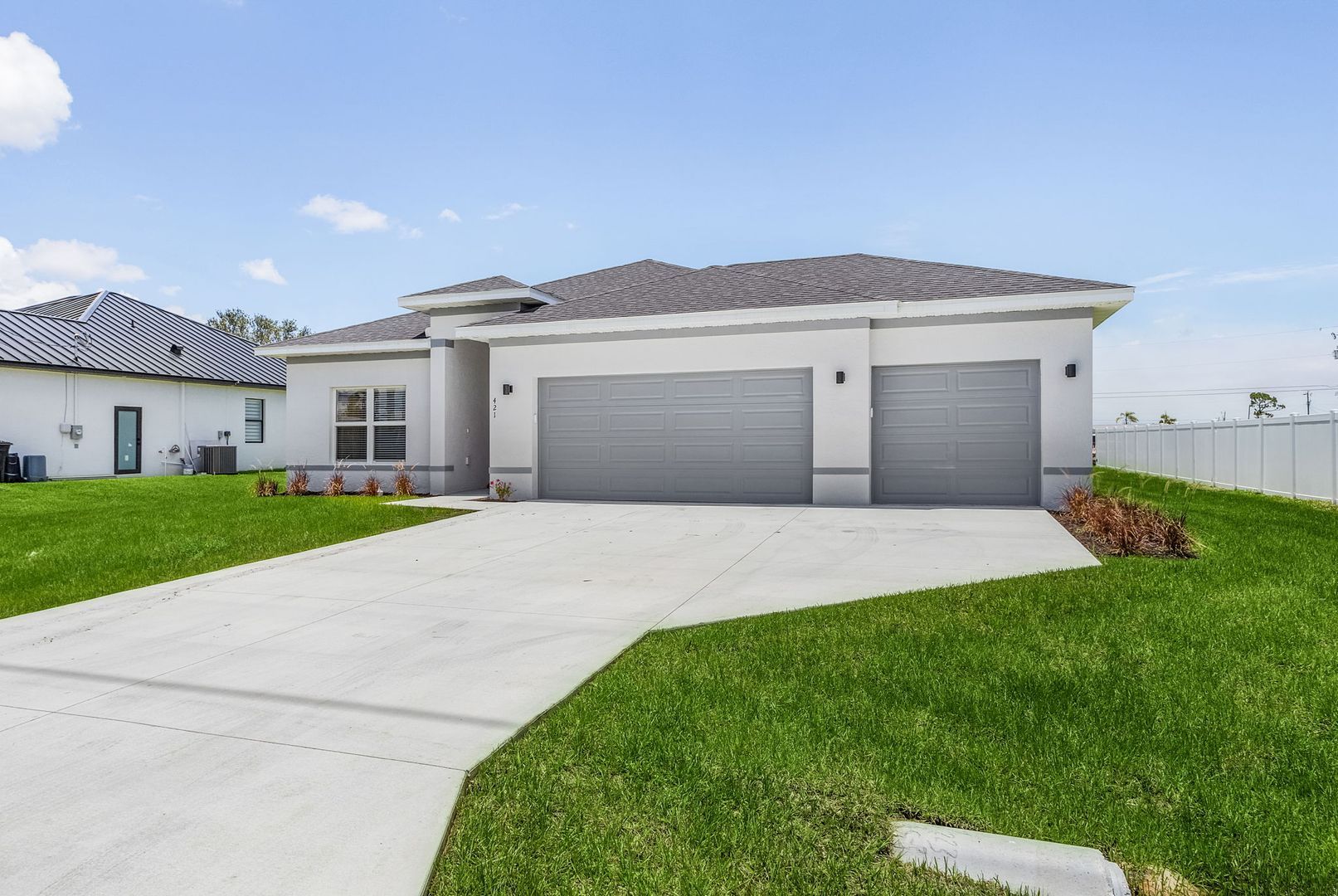 Cape Coral House: 908 NE 11th Terr.