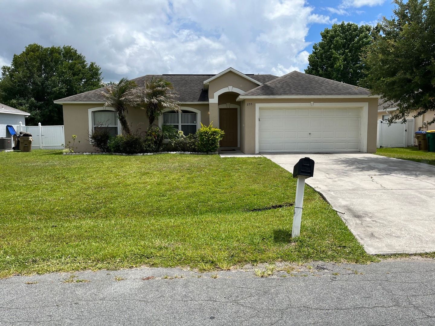 Kissimmee House: 255 Churchill Court