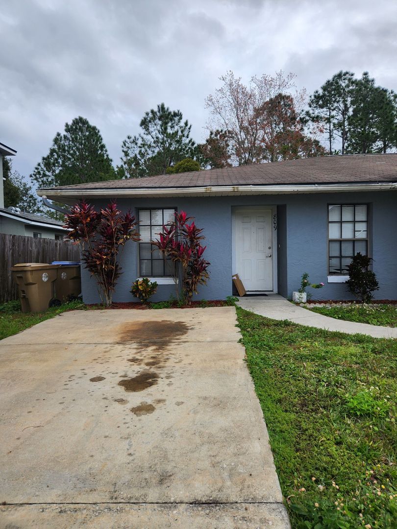 Kissimmee House: 809 Glastonbury Drive