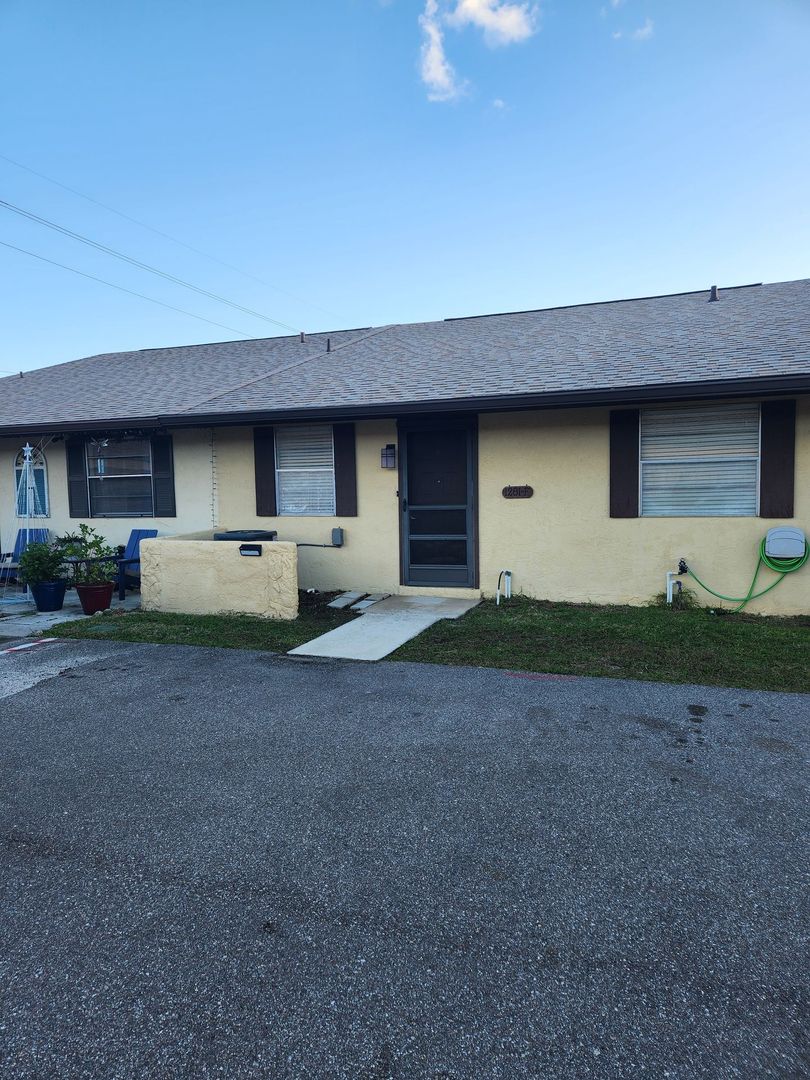 Titusville House: 1281 Cheney Hwy Unit F