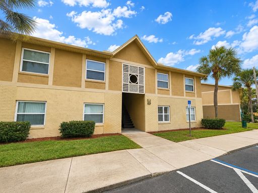 2 Bedroom 2 baths Condo at Hawthorn Village, Orlando, Florida – photo 1
