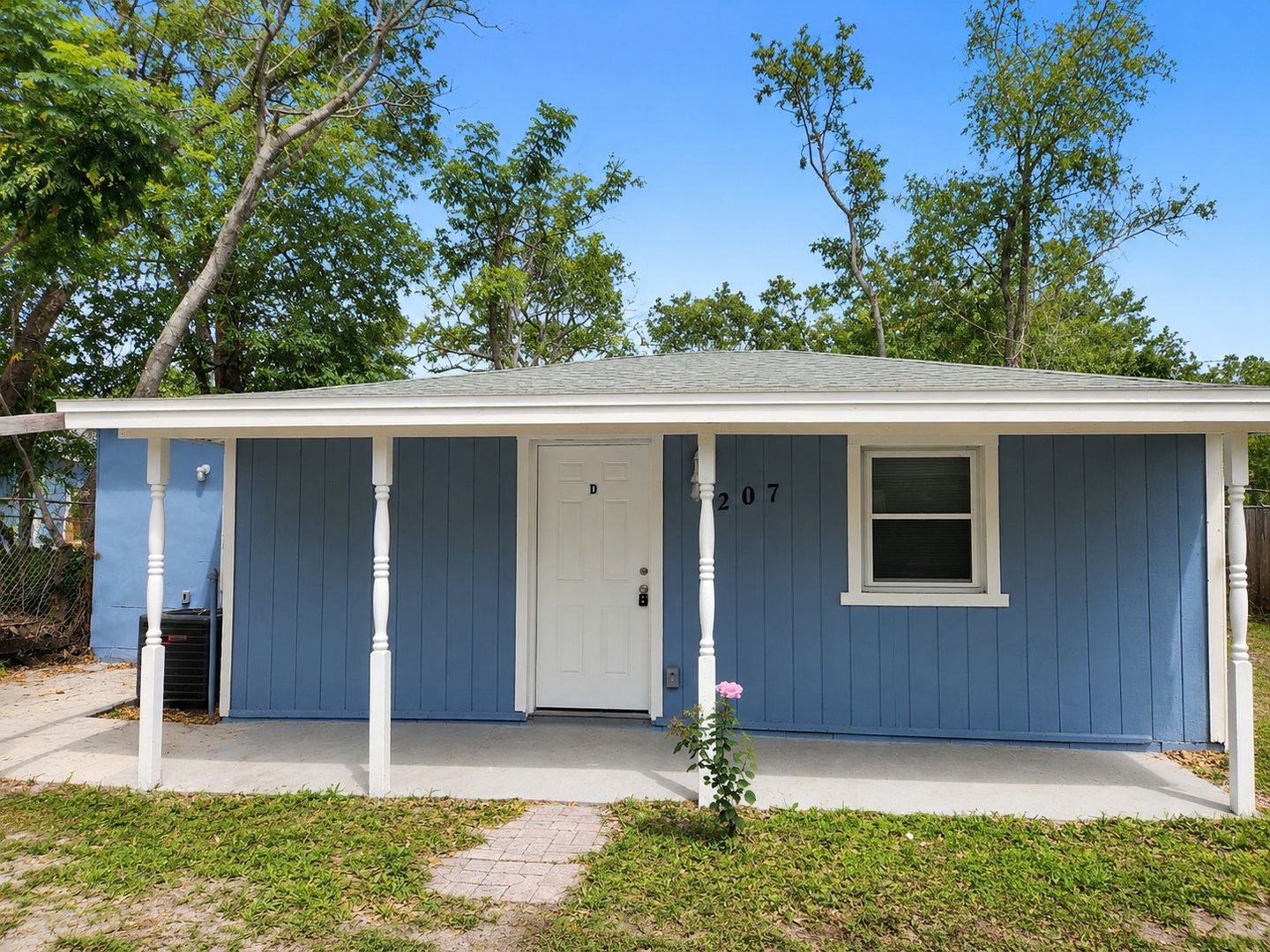 Orlando Apartment: 1207 Kingston Avenue