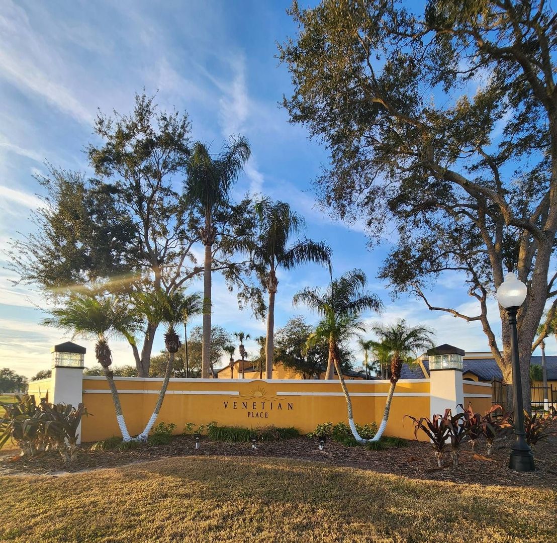 Orlando House: 5737 Gatlin Ave, #423