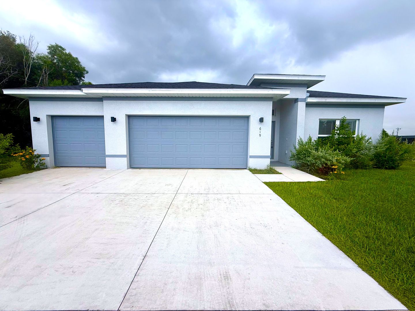 Cape Coral House: 619 NW 2nd Lane