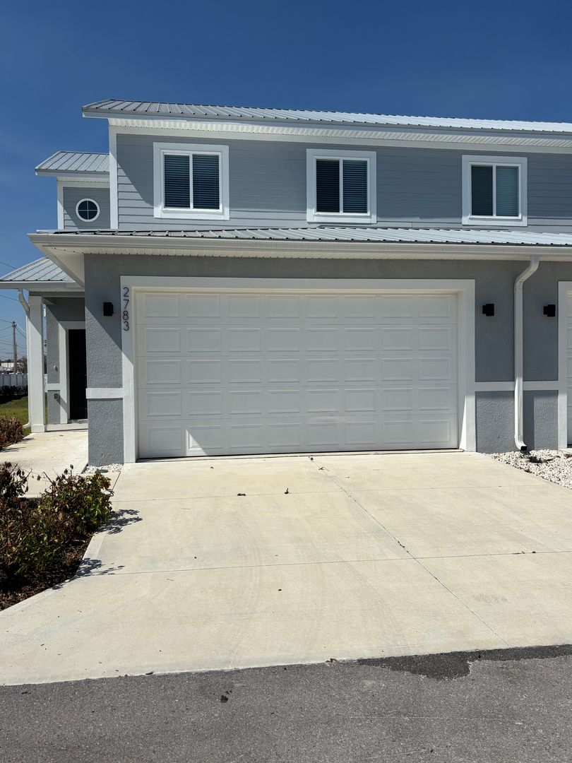 Winter Haven House: 2783 Sycamore St