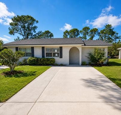 Charming 2-Bed, 2-Bath Home with Screened Lanai in Kissimmee! – photo 1