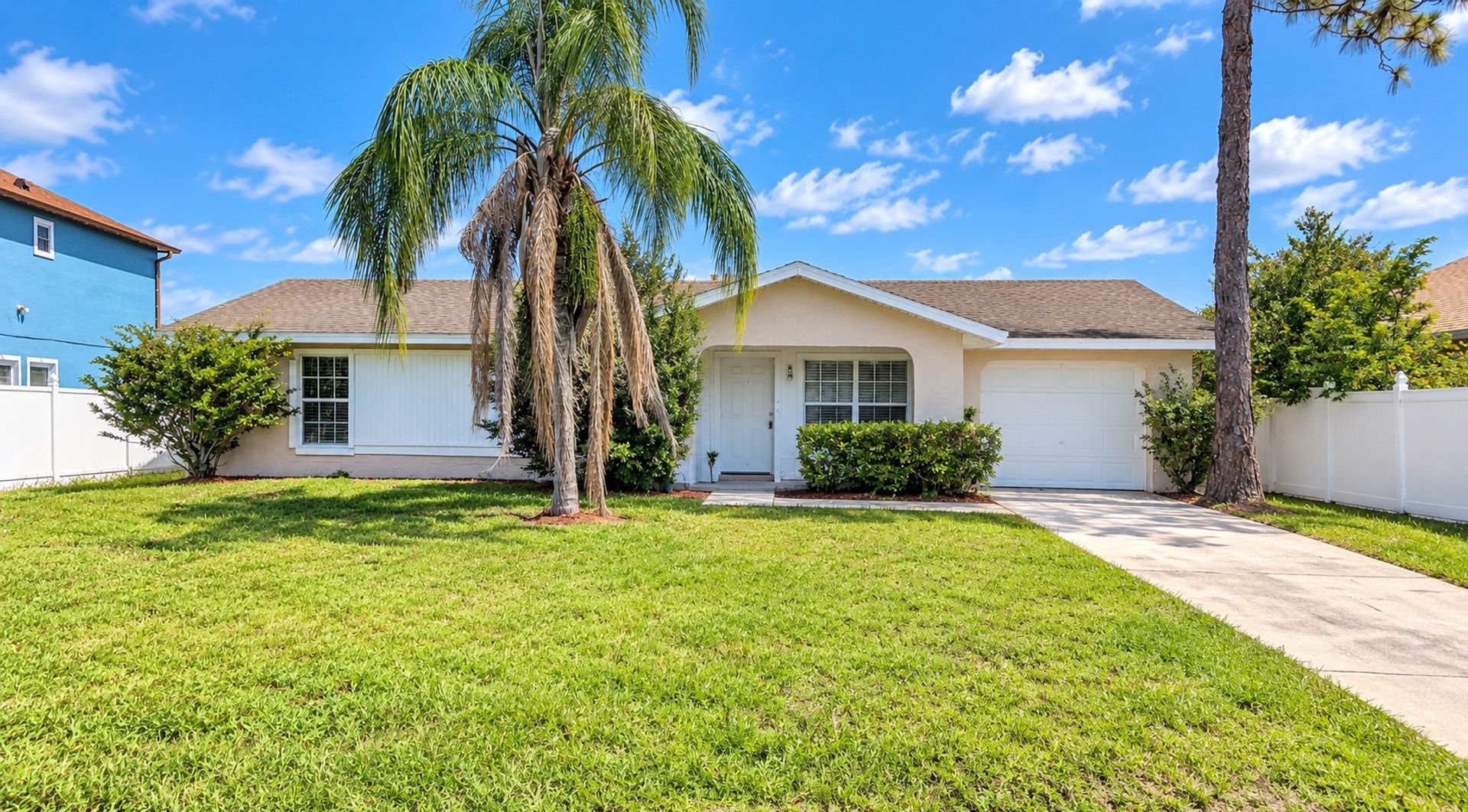 Kissimmee House: 136 Birmingham Dr.