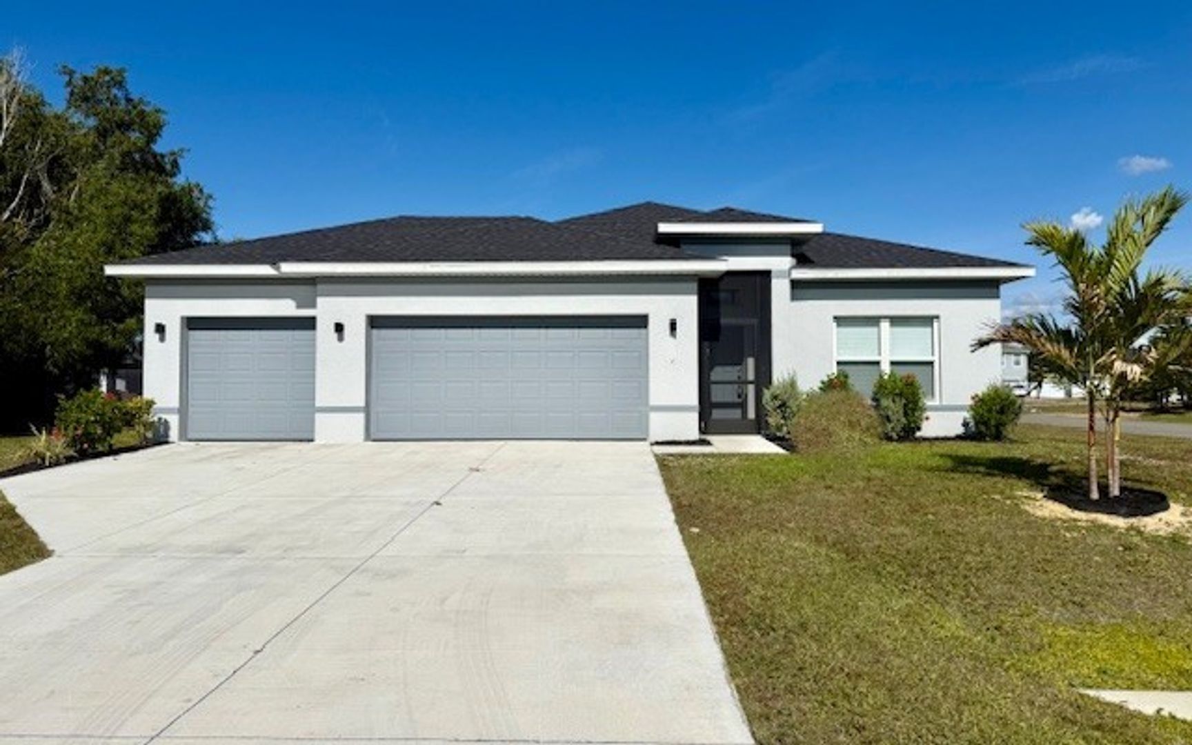 Cape Coral House: 619 NW 2nd Lane