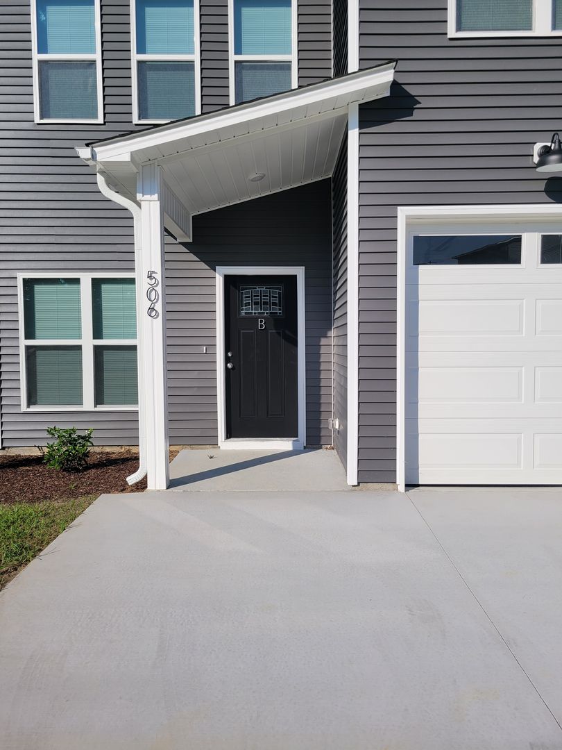 Greenville Apartment: 506 Watauga Ave